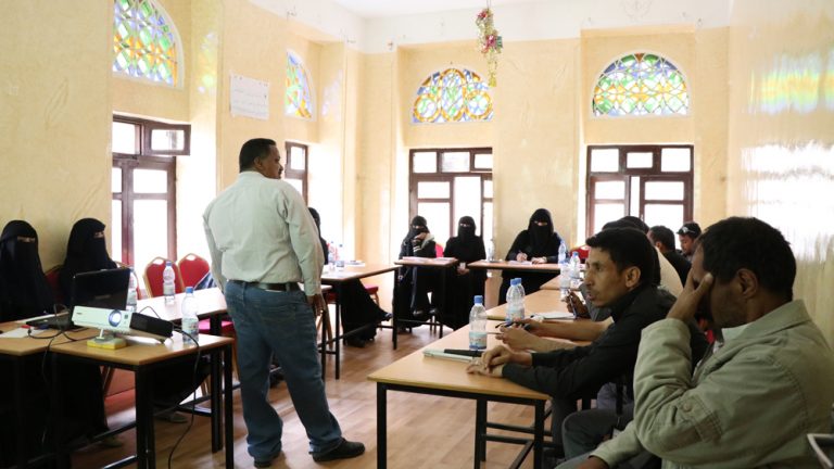 ورشة آليات التسويق لموظفي الجمعية اليمنية لرعاية وتأهيل المكفوفين